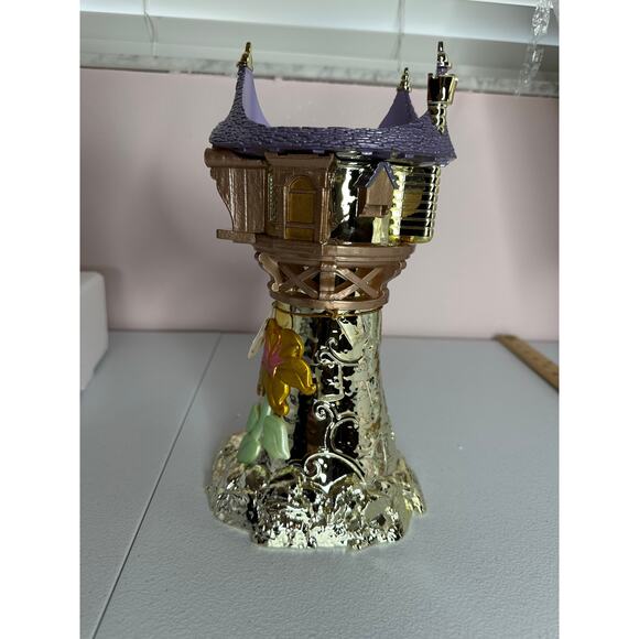 2026 Bath & Body Works
DISNEY Rapunzel 3-Wick Candle Holder - Picture 5 of 6